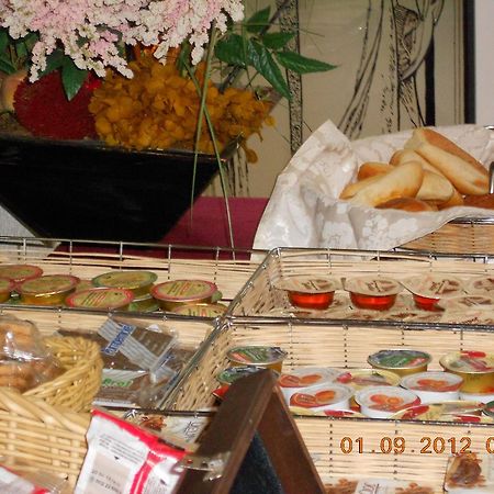 Hotel Residence Maria Grazia Римини Екстериор снимка