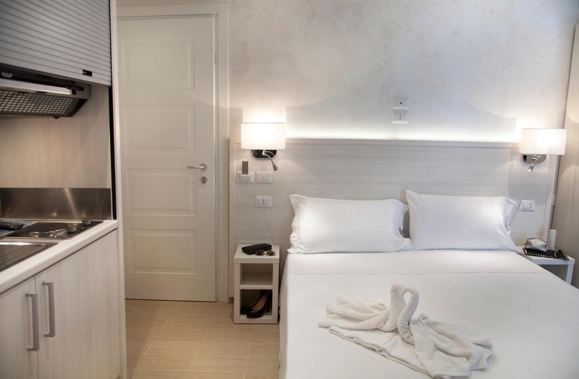 Hotel Residence Maria Grazia Римини Екстериор снимка