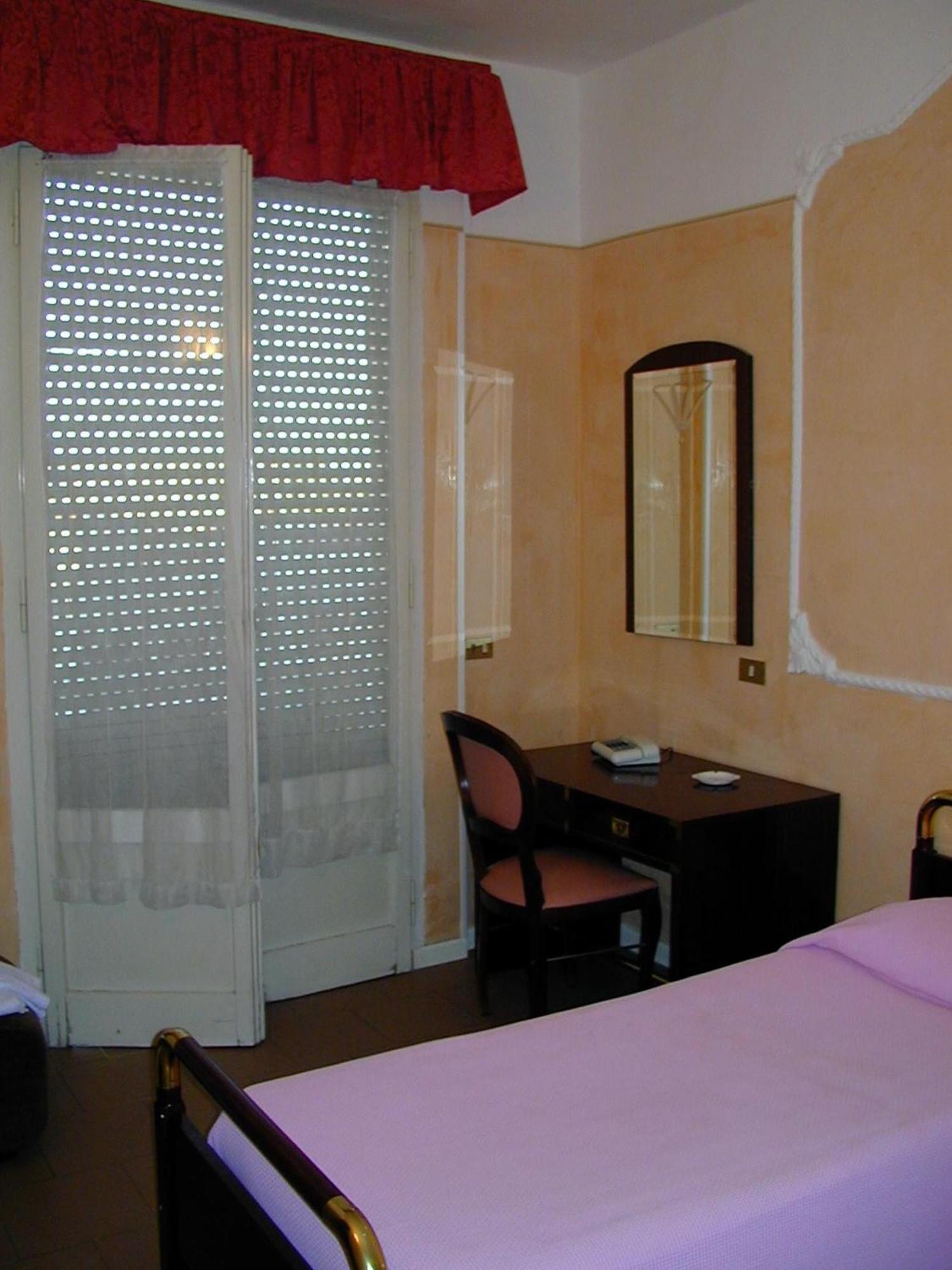 Hotel Residence Maria Grazia Римини Стая снимка