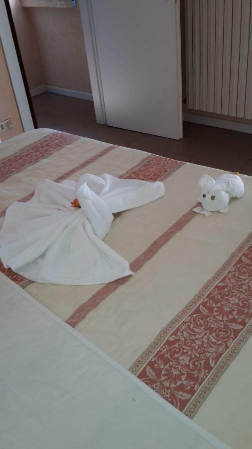 Hotel Residence Maria Grazia Римини Екстериор снимка