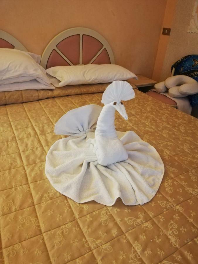 Hotel Residence Maria Grazia Римини Екстериор снимка