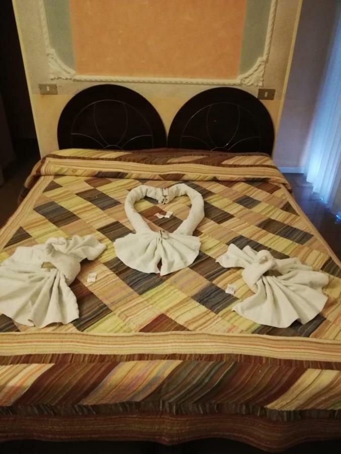Hotel Residence Maria Grazia Римини Екстериор снимка